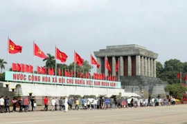 Têt du Cochon 2019 : plus de 47.000 visiteurs au mausolée de Hô Chi Minh