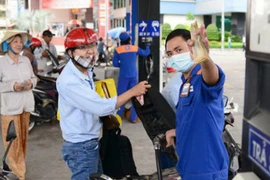 Troisième baisse consécutive des prix des carburants