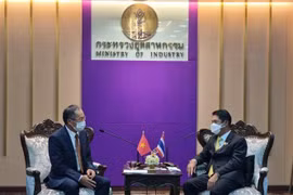 Le Vietnam et la Thaïlande promeuvent la coopération industrielle 