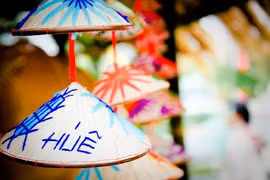 Le « non bai tho »: une beauté intemporelle de Hue