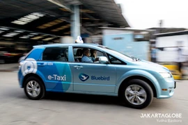 Le plus grand opérateur de taxi indonésien présente sa flotte de taxis électriques