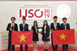 Trois médailles d'or pour le Vietnam aux Olympiades internationales junior des sciences