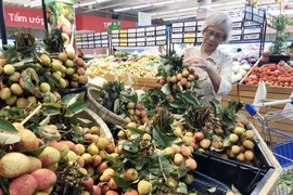 Le litchi "thiêu" de Luc Ngan vendu dans les supermarchés de Saigon Co.op