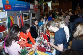 Des produits vietnamiens présentés au Festival international de Noël DSA 2018