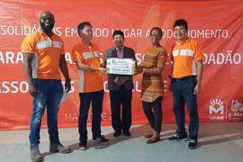 La coentreprise de Viettel au Mozambique soutient les habitants après le typhon Idai