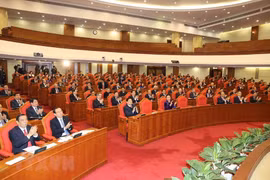 Clôture du 15e Plénum du Comité central du Parti du 12e mandat