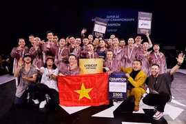 Lyricist couronné au concours de danse d'Asie du Sud-Est
