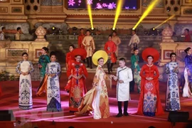 Ao dai: symbole culturel associé à l'image de la femme vietnamienne
