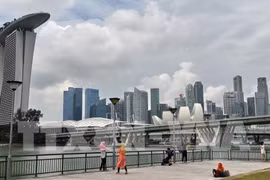 Singapour assouplit sa politique monétaire