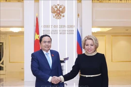 Le président de l'Assemblée nationale du Vietnam T,ran Thanh Man et la présidente du Conseil de la Fédération de l'Assemblée fédérale de la Fédération de Russie,Valentina Ivanovna Matvienko. Photo : VNA