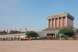 Le Mausolée de Ho Chi Minh accueille plus de 30.500 visiteurs à l'occasion de la Fête nationale. Photo : VNA