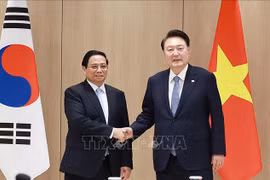 Le Premier ministre Pham Minh Chinh et le président sud-coréen Yoon Suk Yeol. Photo : VNA