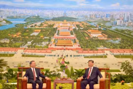 Le secrétaire général du Comité central du Parti communiste du Vietnam et président de la République socialiste du Vietnam To Lam (gauche) et le secrétaire général du Comité central du Parti communiste chinois et président de la République populaire de Chine Xi Jinping. Photo : VNA 