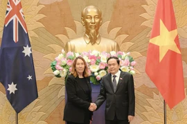 La présidente du Sénat australien, Sue Lines et le président de l’Assemblée nationale, Tran Thanh Man. Photo : VNA