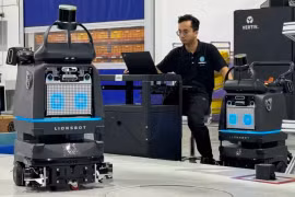Lionsbot, développeur de robots de nettoyage basé à Singapour, a étendu sa capacité de production à 4 000 unités par an. (Photo : Nikkei)