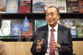 Le représentant de l'OMS salue le combat du Vietnam contre le COVID-19