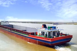 Les frais pour le transport fluvial Vietnam-Cambodge réduits de plus de 10 fois