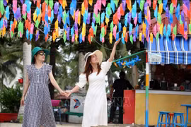 Afflux de touristes à la ville côtière de Da Nang 