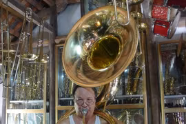 Le village de Pham Pháo maintient les feux allumés