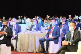 Le Vietnam participe au Sommet d’affaires Singapore Apex 2022