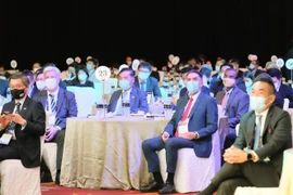 Le Vietnam participe au Sommet d’affaires Singapore Apex 2022