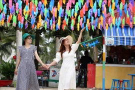 Afflux de touristes à la ville côtière de Da Nang 