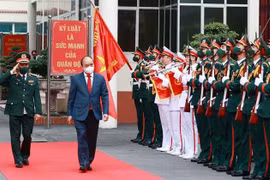 Le président Nguyên Xuân Phuc visite le Centre tropical Vietnam-Russie 