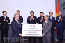 Le PM Pham Minh Chinh travaille avec les dirigeants du Groupe AstraZeneca