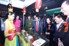 Ouverture de la foire commerciale internationale Vietnam - Chine à Lang Son