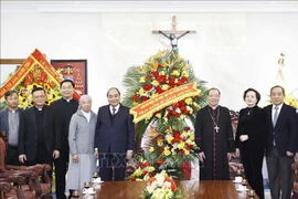 Des dirigeants vietnamiens félicitent la communauté catholique à l'occasion de Noël