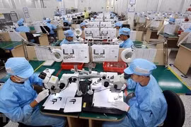 Les entreprises électroniques continuent de transférer leurs investissements au Vietnam