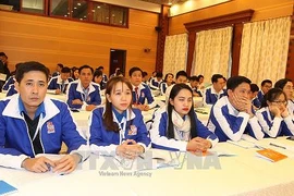 Un millier de jeunes délégués dialoguent avec les responsables des ministères