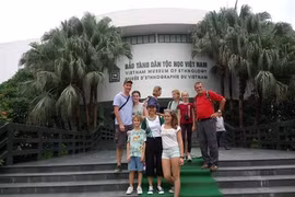 Des guides bénévoles pour mieux accompagner les touristes à Hanoi