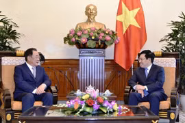 Le vice-PM Pham Binh Minh reçoit le président du groupe sud-coréen Taekwang