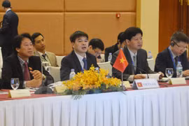 Les organes législatifs du CLMV partagent les expériences sur l'investissement public