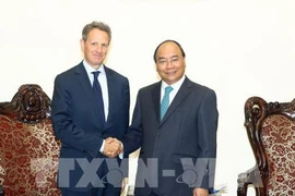 Le PM Nguyên Xuân Phuc reçoit le président de Warburg Pincus