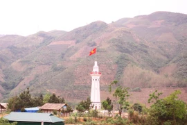 Lao Cai : inauguration du mât du drapeau de Lung Po