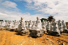 La sculpture sur pierre de Ninh Vân ne laisse pas de marbre