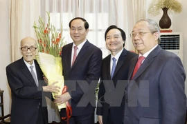 Les dirigeants rendent hommage aux enseignants vietnamiens