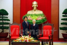 Le secrétaire général Nguyen Phu Trong reçoit le Premier ministre japonais Shinzo Abe