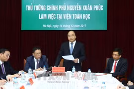 Le Premier ministre travaille avec des responsables de l’Institut de mathématiques du Vietnam