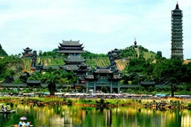 Le PM Nguyên Xuân Phuc appelle à faire de Ninh Binh un pôle touristique mondial