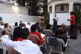 Echange d’amitié entre l’ambassade du Vietnam et celle de Cuba en Argentine