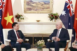 Le président de l'Assemblée nationale Vuong Dinh Hue rencontre le gouverneur général d'Australie