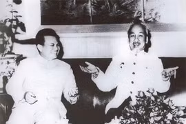 Plusieurs grands journaux lao soulignent les relations spéciales Vietnam-Laos