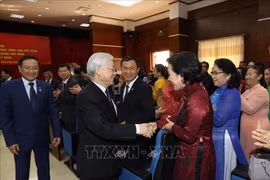 Le dirigeant Nguyen Phu Trong poursuit sa visite officielle d'amitié au Laos