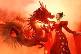 Miss Univers Vietnam 2019 Nguyen Tran Khanh Van porte l'ao dai vietnamien