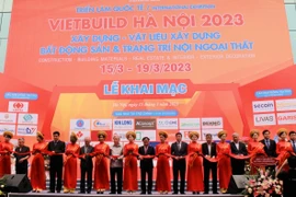 Ouverture de la première exposition internationale VIETBUILD Hanoï 2023