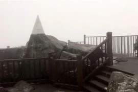 Le mont Fansipan à Sapa couvert de givre