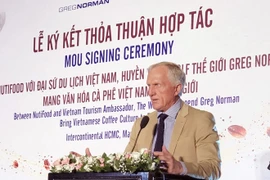 Le légendaire golfeur Greg Norman et NutiFood présentent la culture du café vietnamien dans le monde